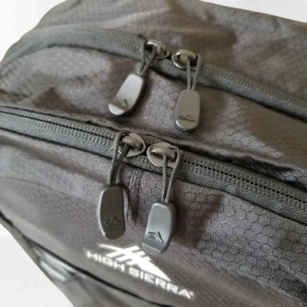 NWT! High Sierra Backpack with Laptop Divider/Bottle Pockets/Padded Back - Picture 11 of 11